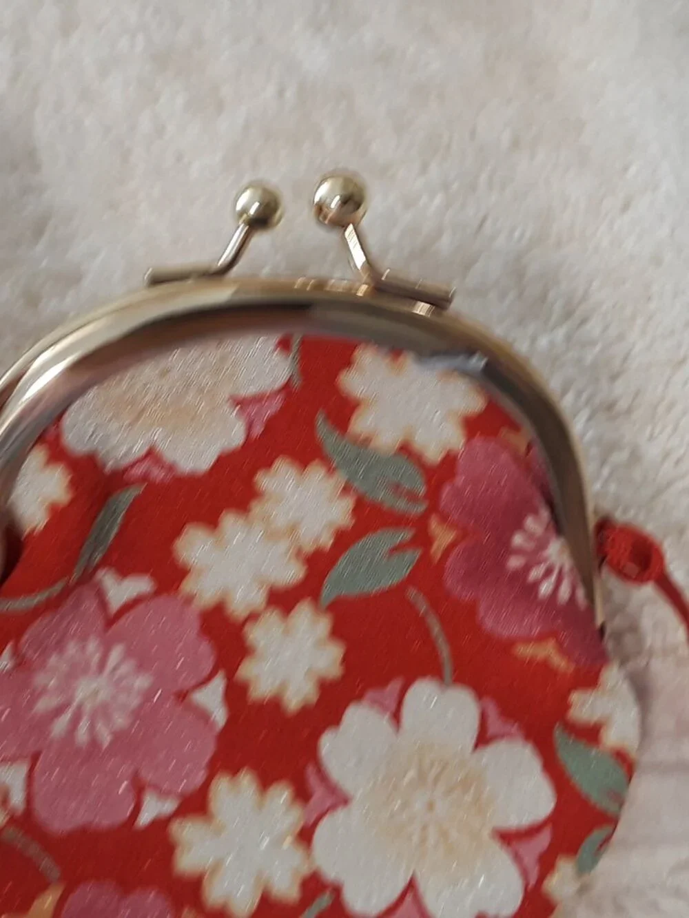 2Pc set: Red Glossy Faux Croc Wallet Kiss-Lock + Red/Pink Coordinated Coin Purse